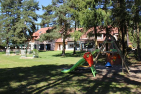 Отель Hôtel Restaurant Logis La Méridienne  Англар-Де-Сен-Флур